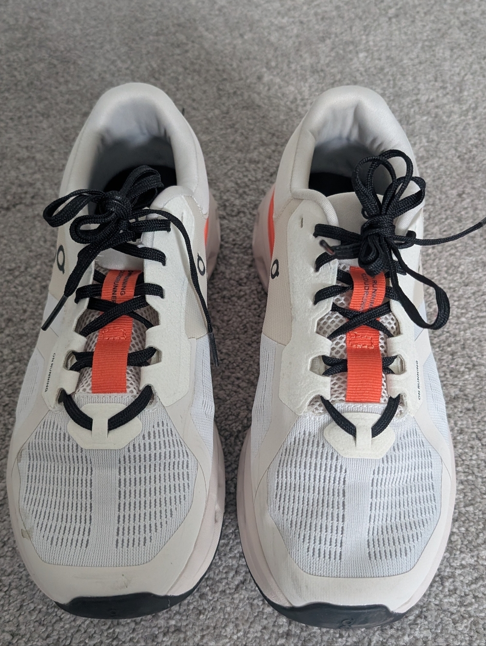 ON RUNNING UNISEX RUNNING SHOES MENS 7/ WOMENS 9